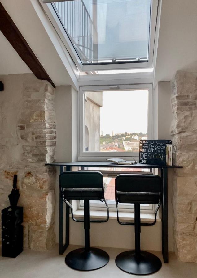 Castropola Views With Private Parking Apartment Exterior photo