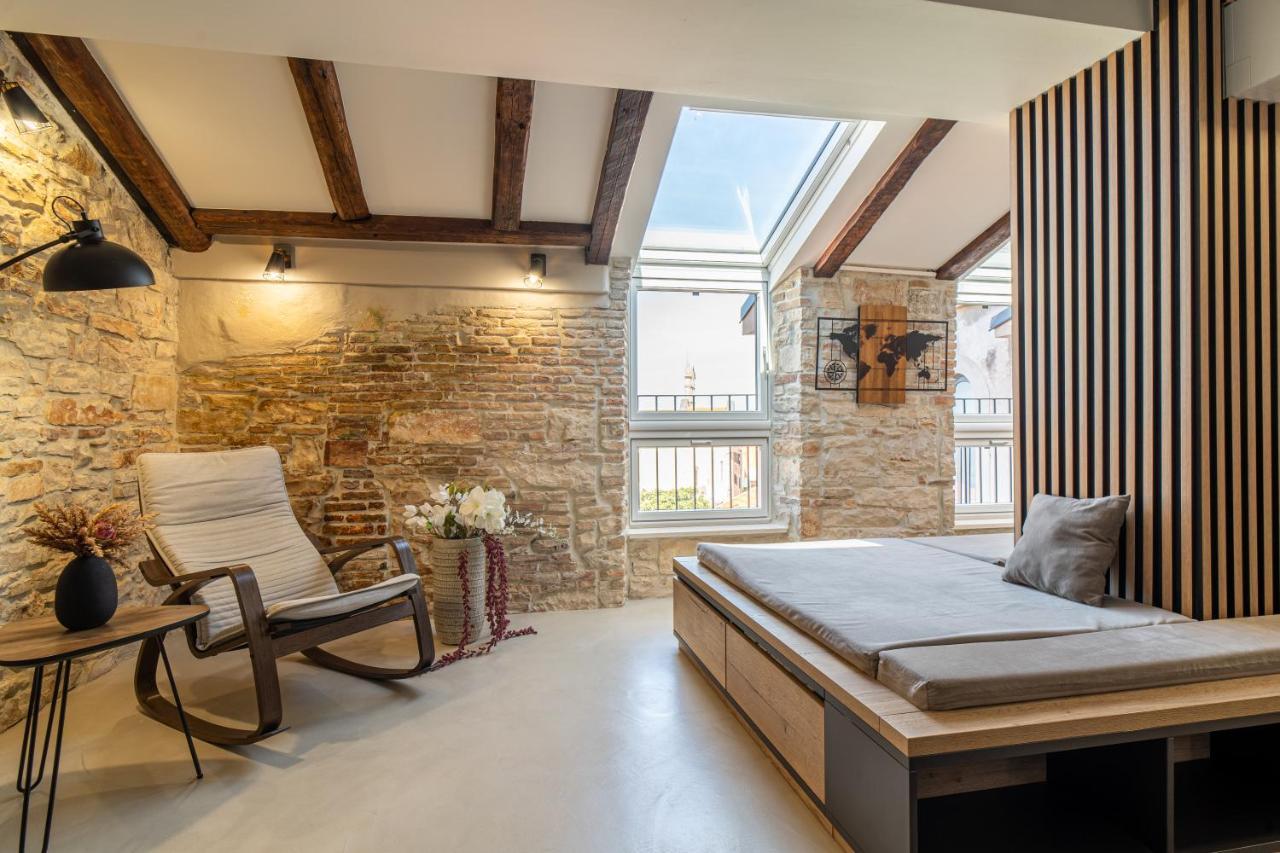 Castropola Views With Private Parking Apartment Exterior photo