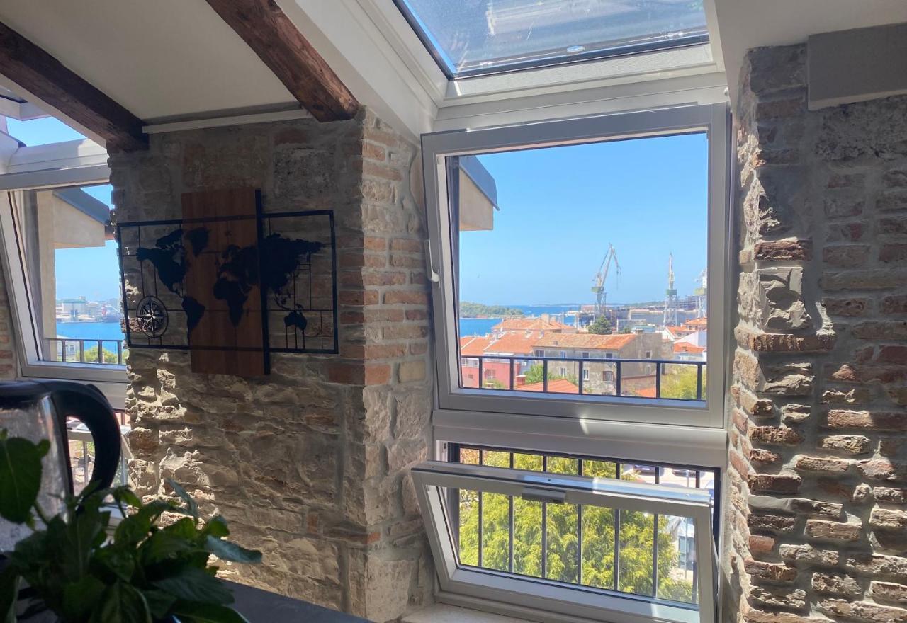 Castropola Views With Private Parking Apartment Exterior photo